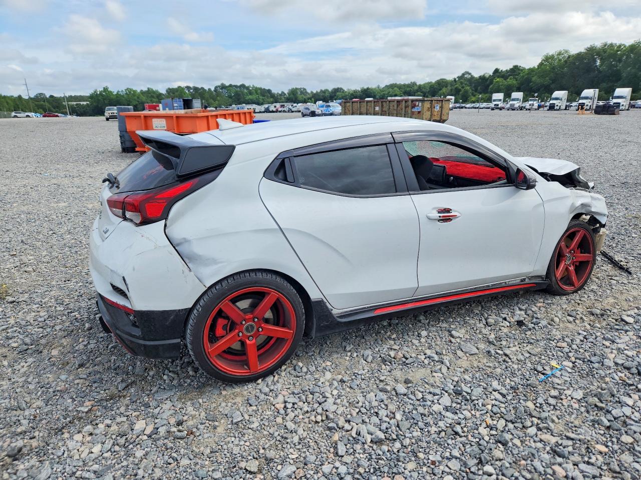 Hyundai VELOSTER Base