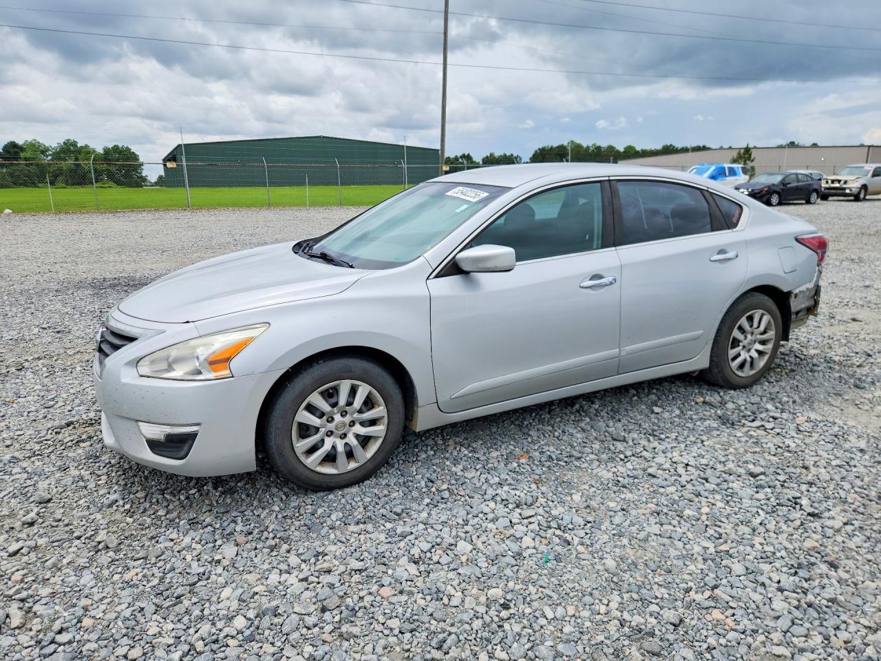 Salvage Nissan Altima Image