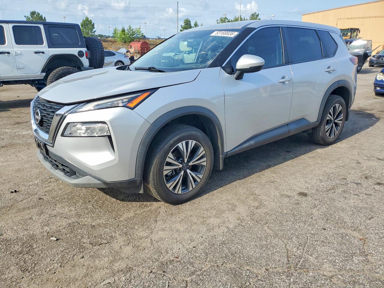 Salvage Nissan Rogue Image