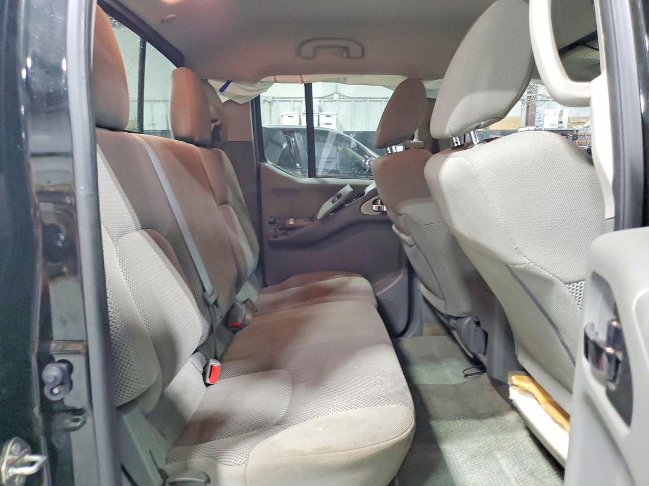 Nissan Frontier Sv