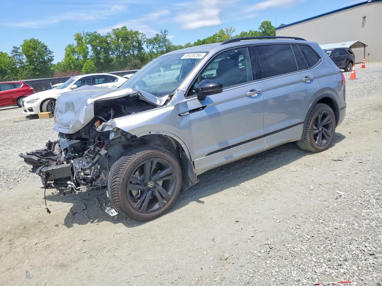 Salvage Volkswagen Tiguan Image