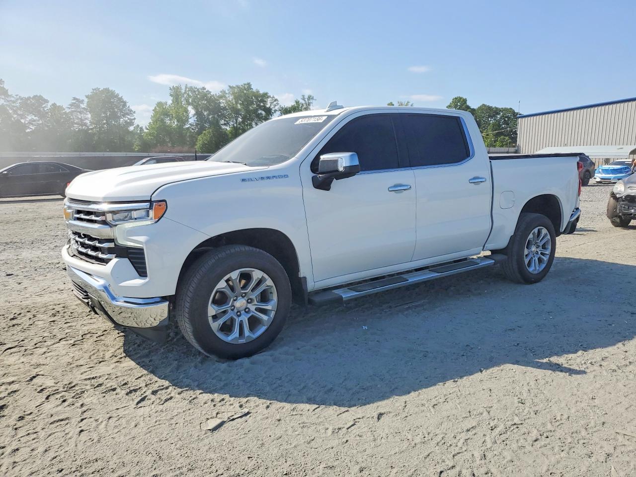Salvage Chevrolet Silverado Image