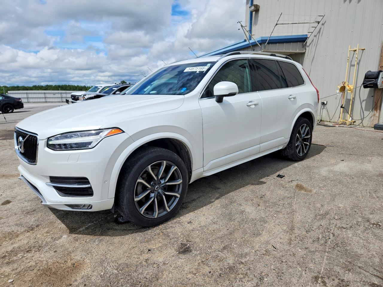 Salvage Volvo XC90 Image