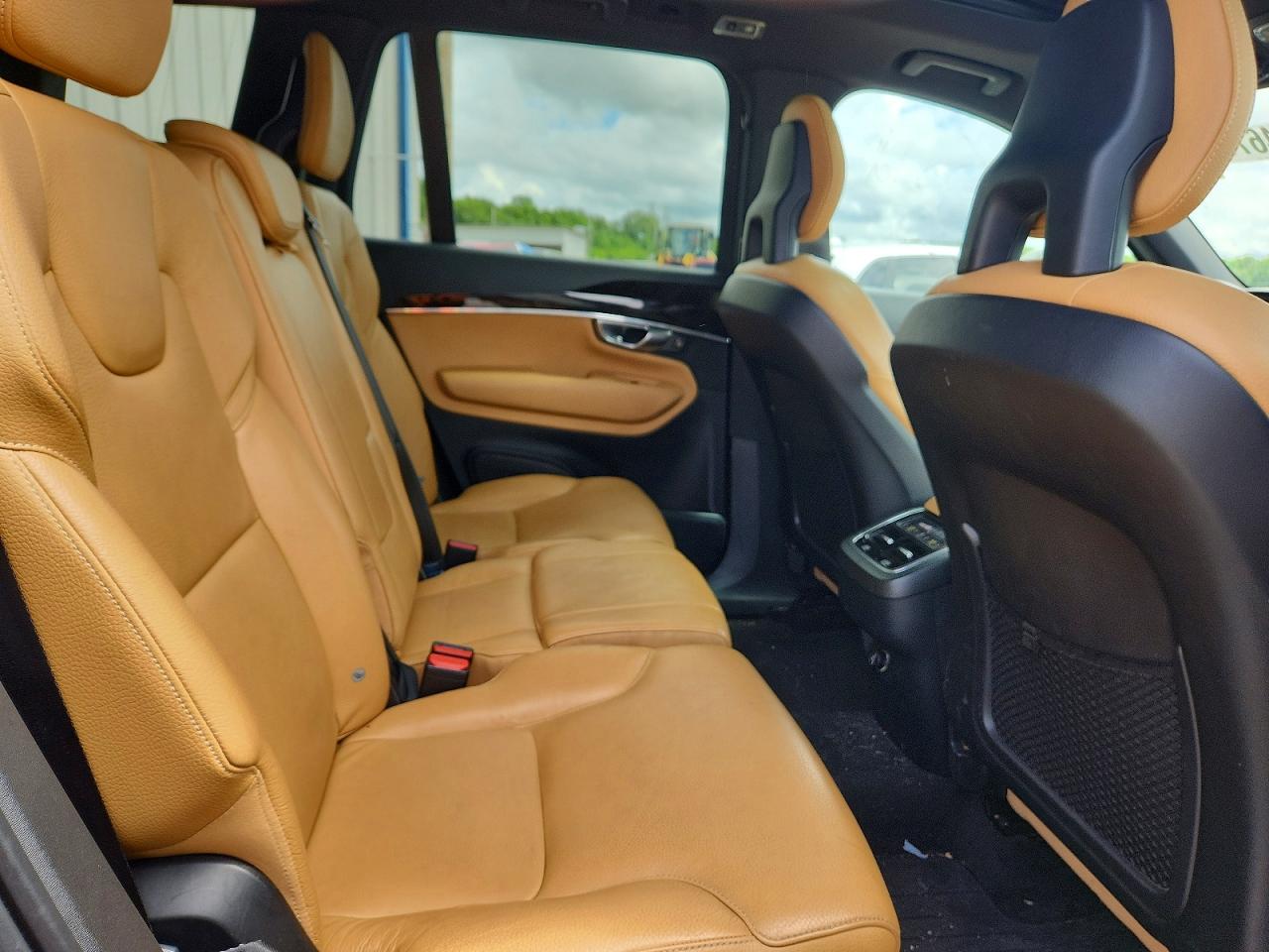 Volvo XC90 T6