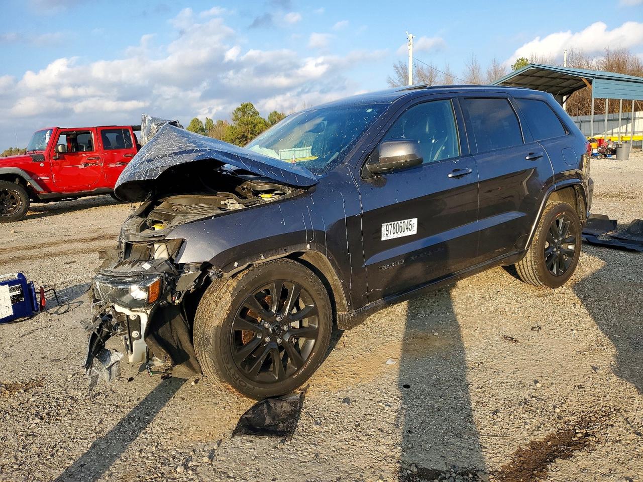 Salvage Jeep Grand Cherokee Image