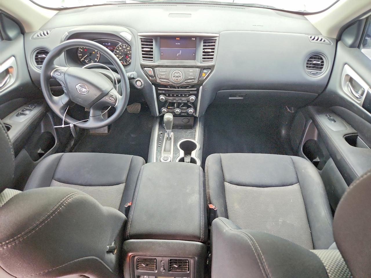 Nissan Pathfinder S