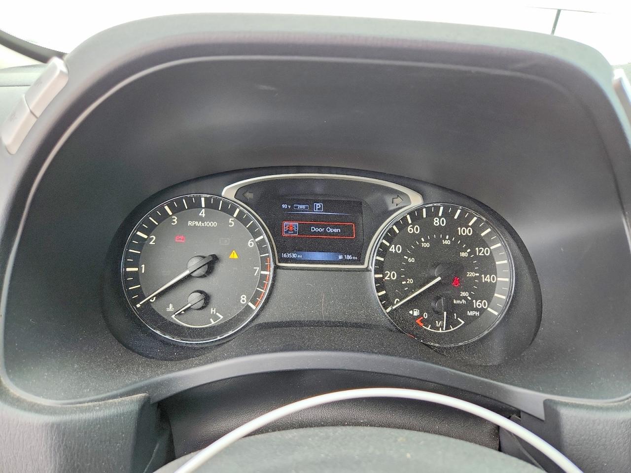 Nissan Pathfinder S