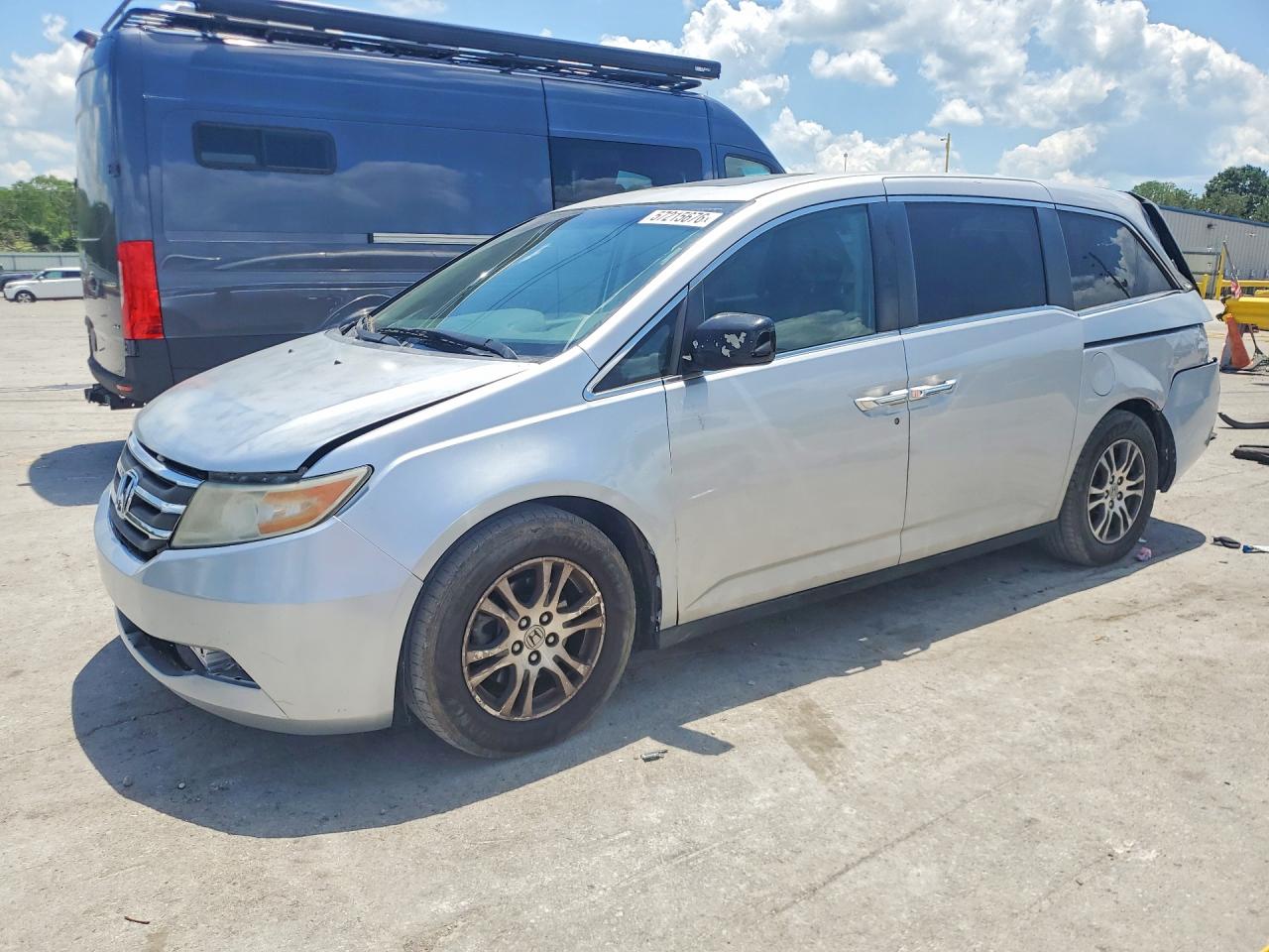 Salvage Honda Odyssey Image