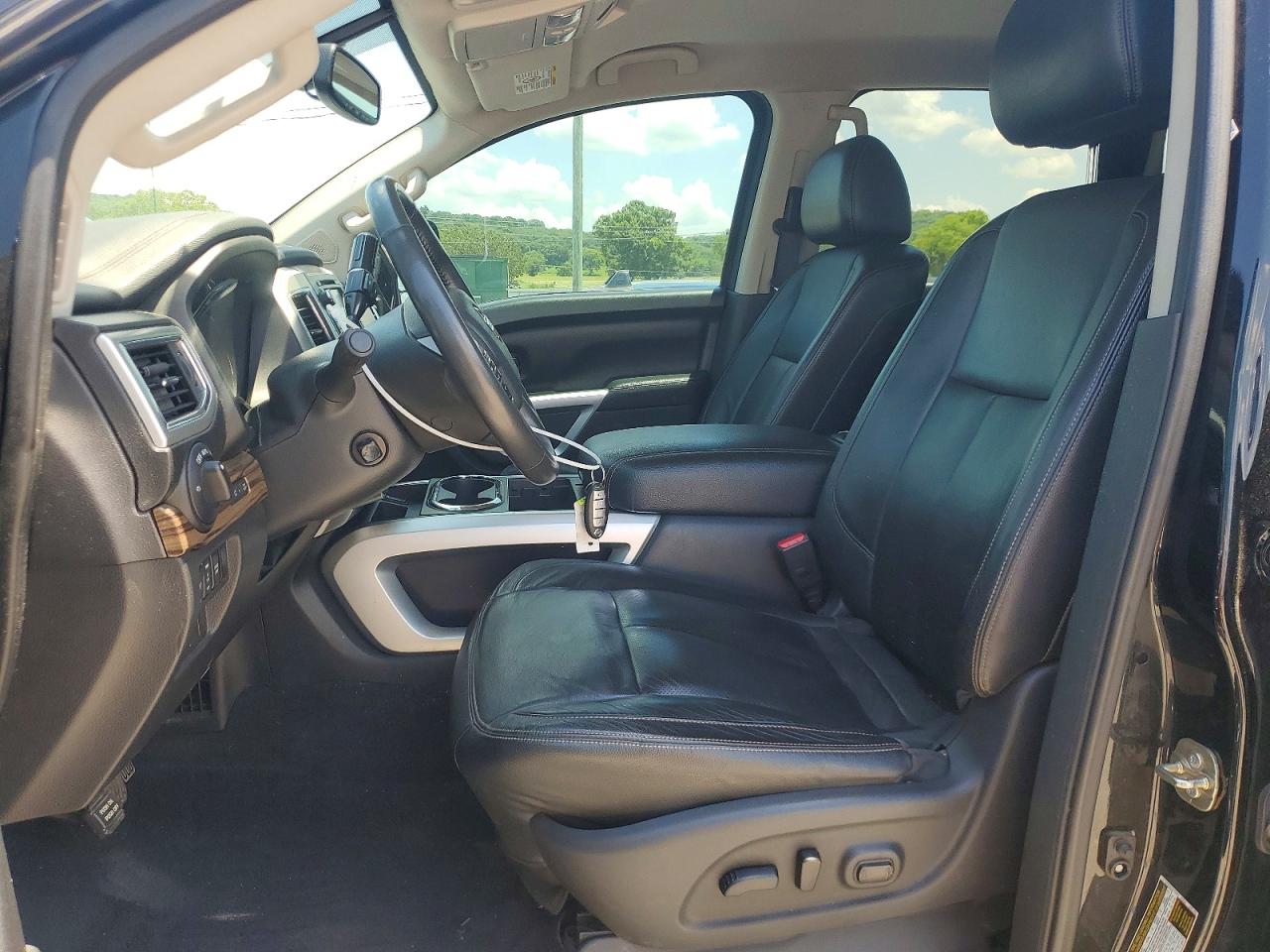 Nissan Titan Sl