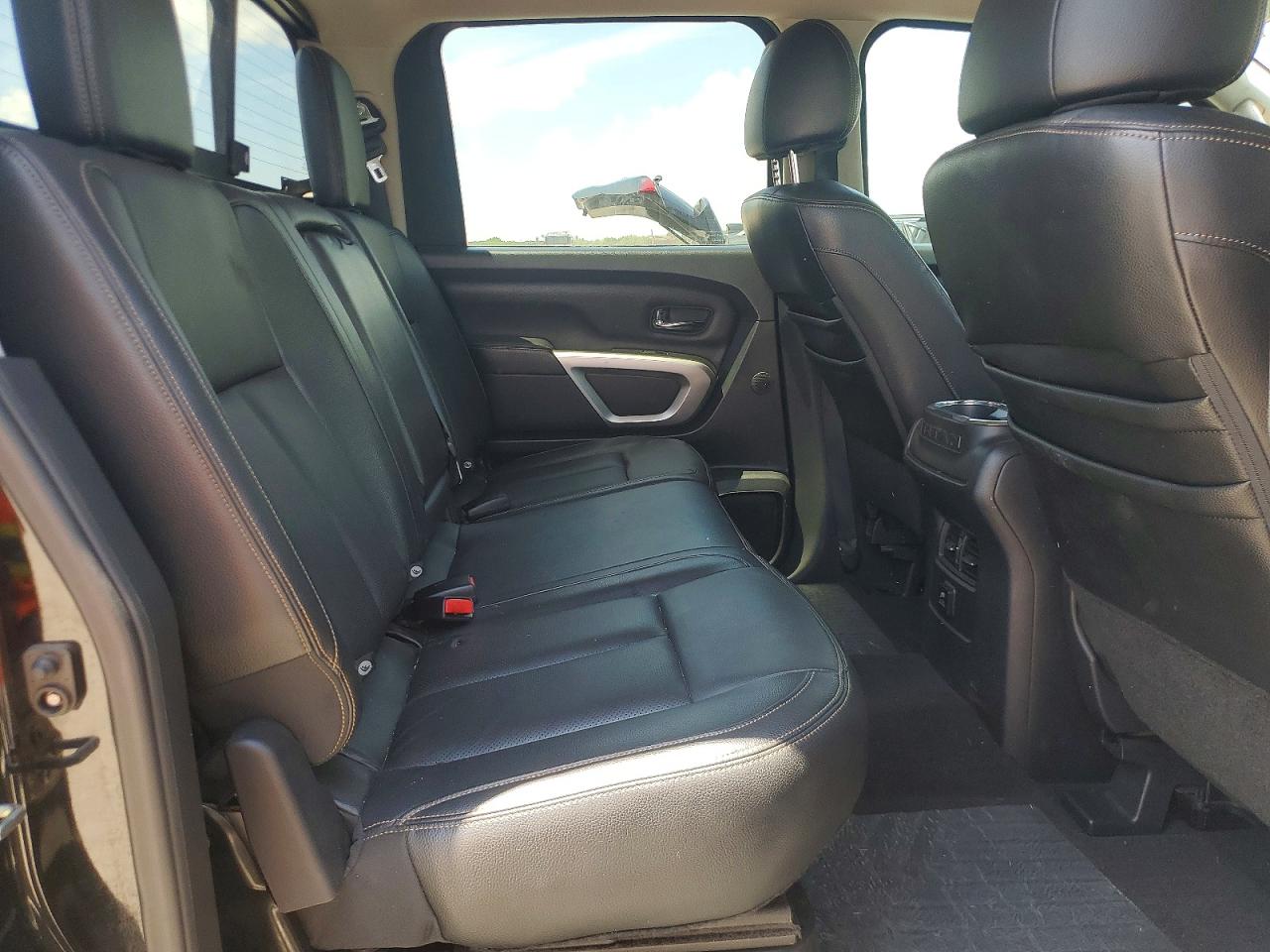 Nissan Titan Sl