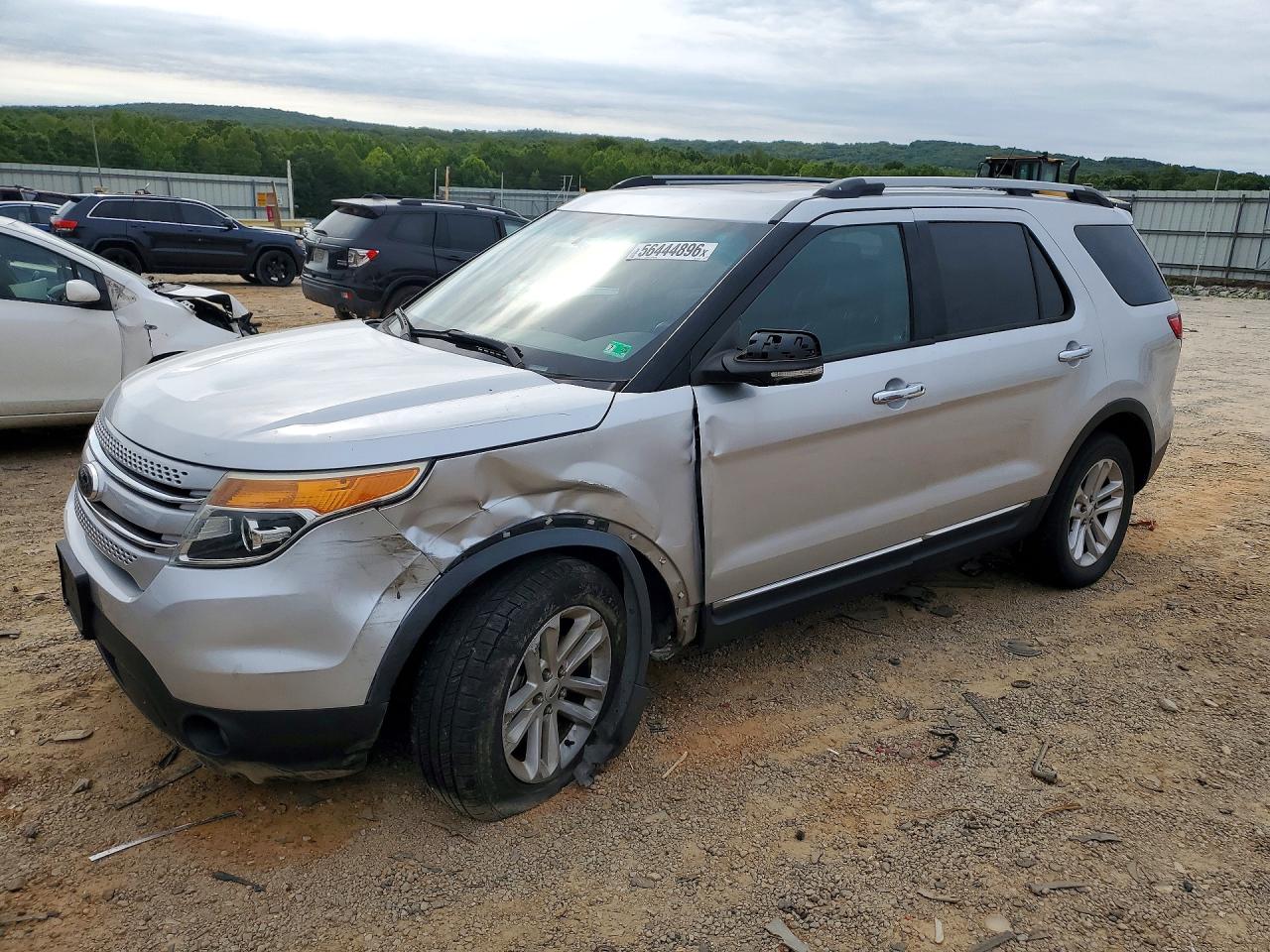 Salvage Ford Explorer Image