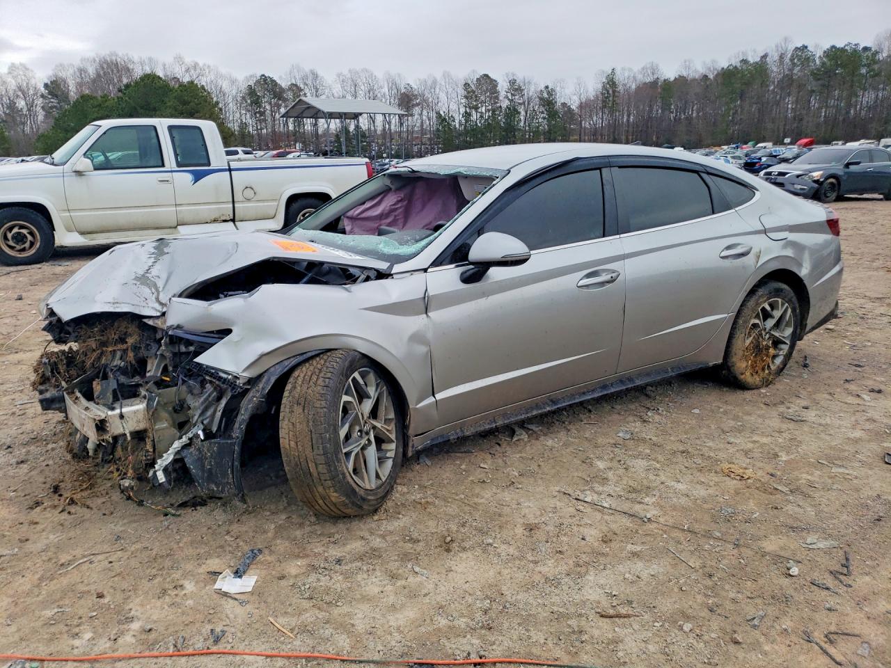 Salvage Hyundai SONATA Image