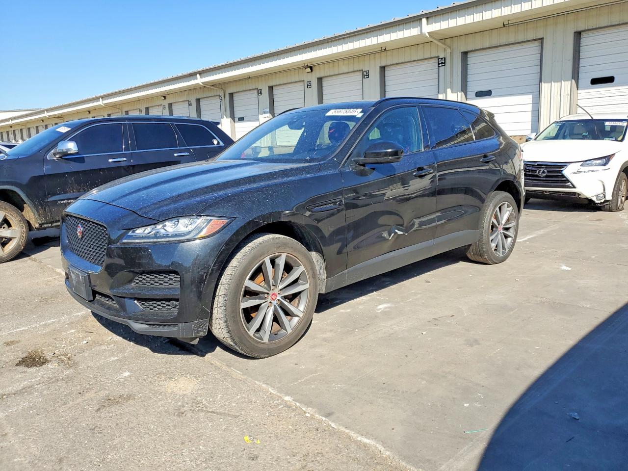 Salvage Jaguar F-PACE Image