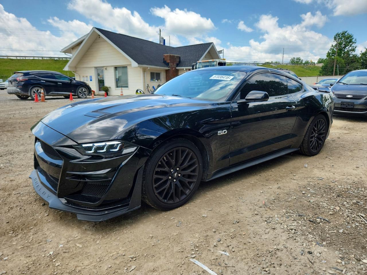 Salvage Ford Mustang Image