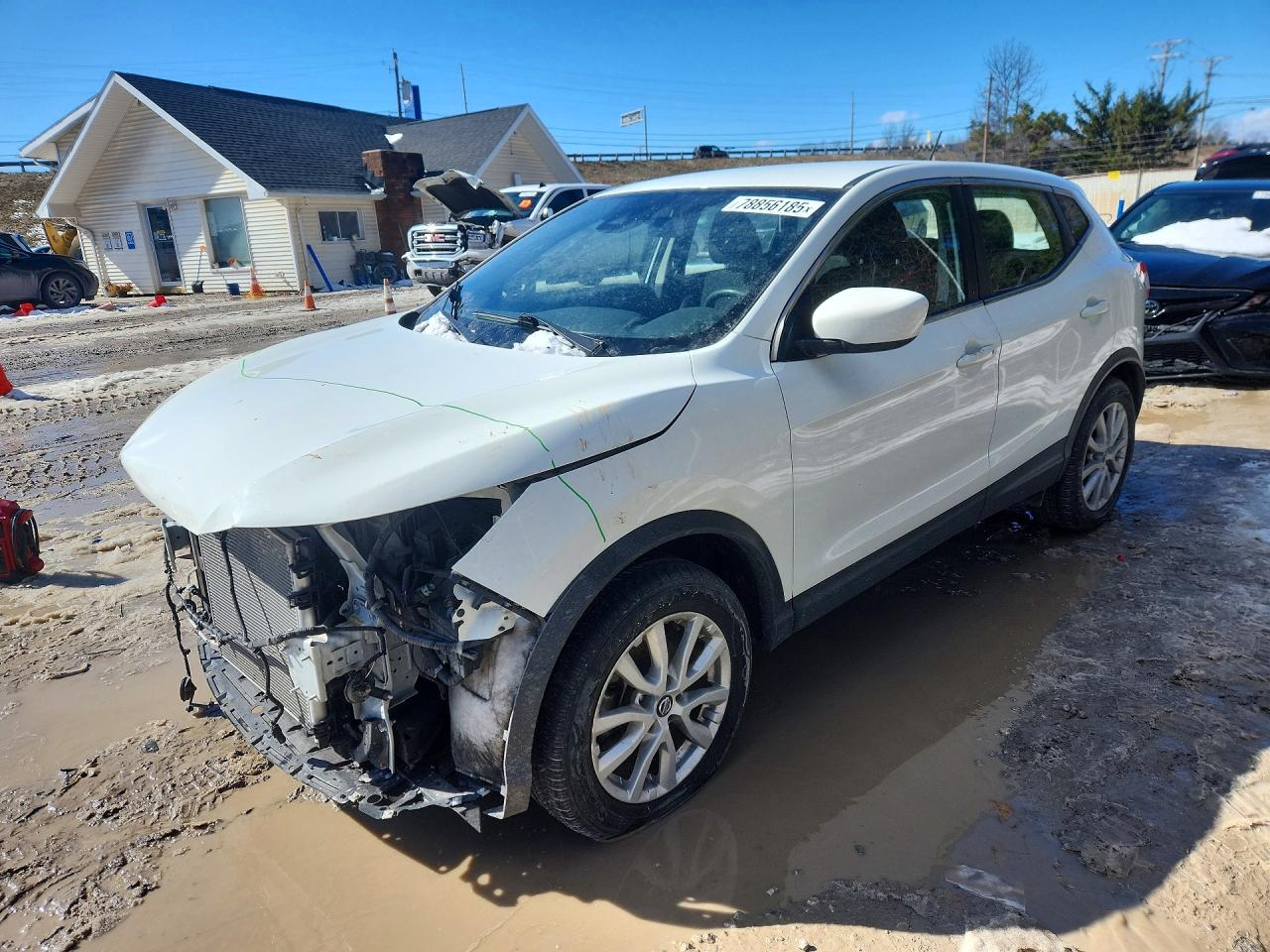 Salvage Nissan Rogue Image