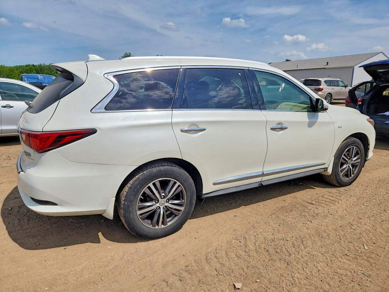 INFINITI Qx Luxe