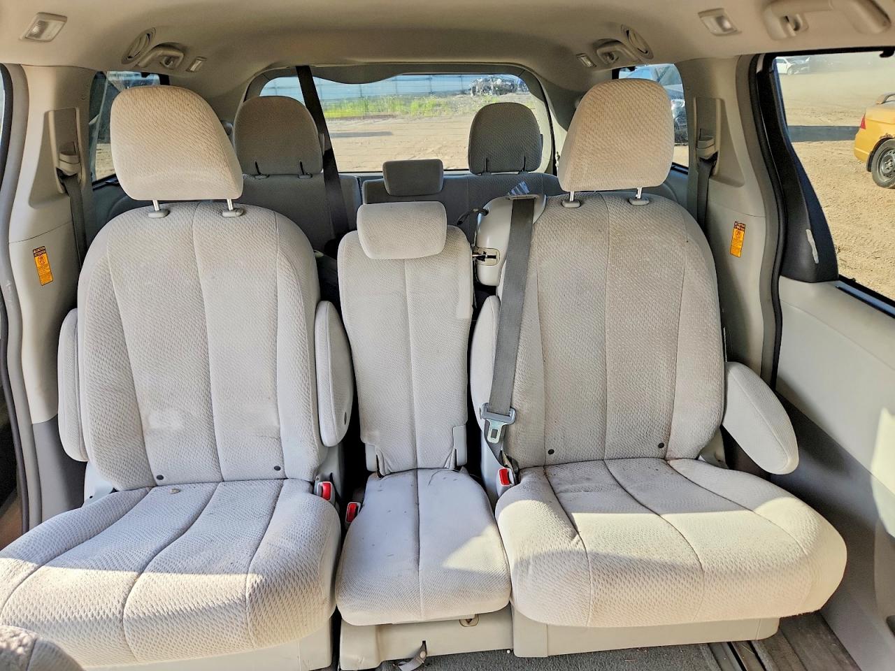 Toyota Sienna Le
