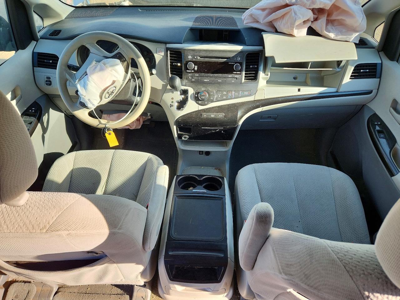 Toyota Sienna Le