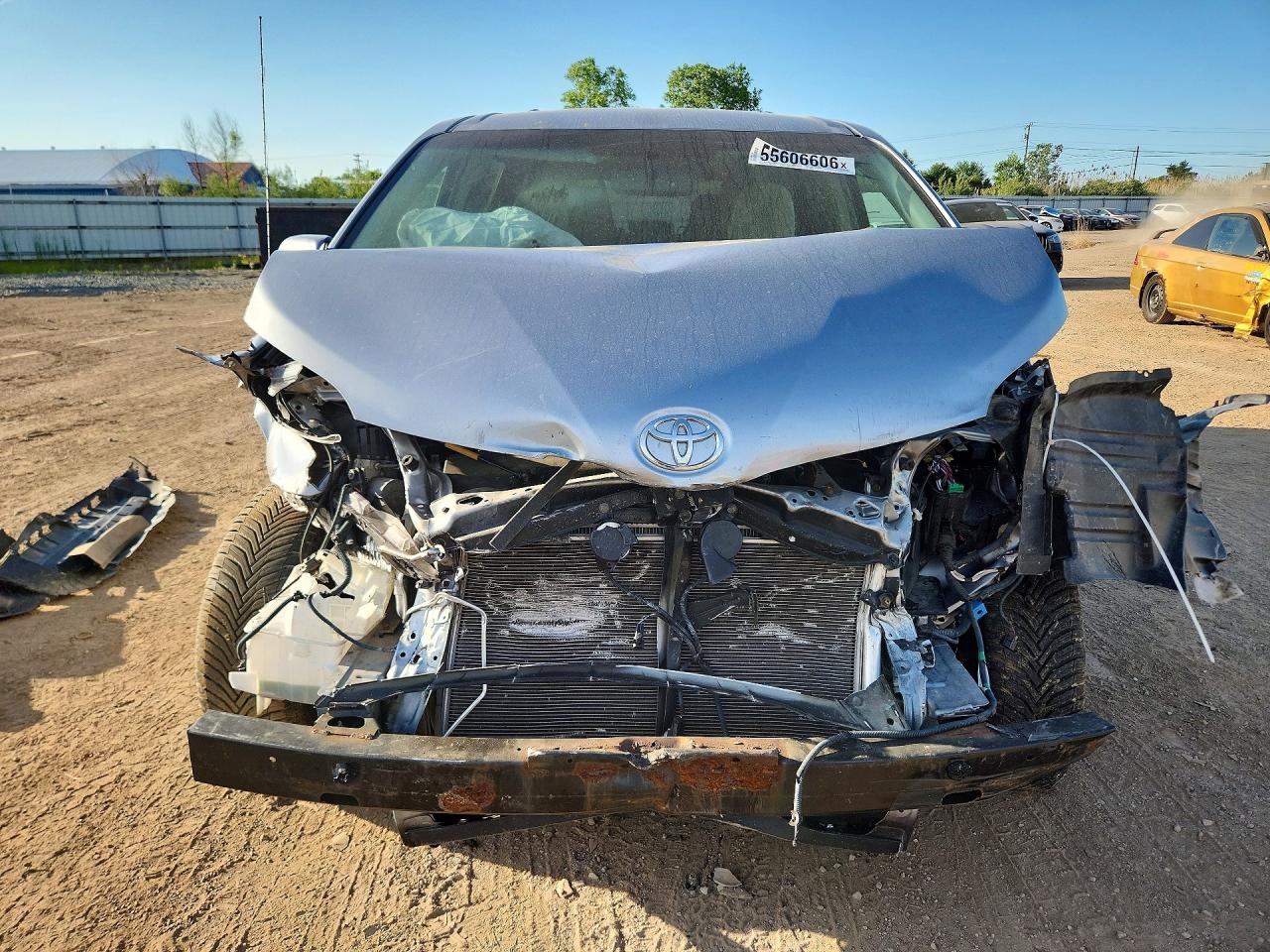Toyota Sienna Le