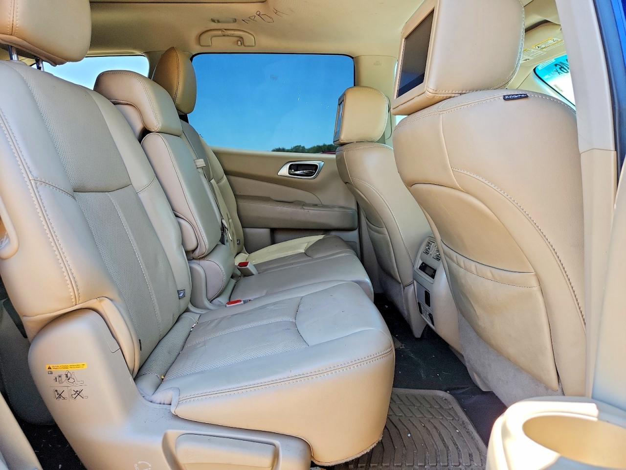 Nissan Pathfinder Platinum