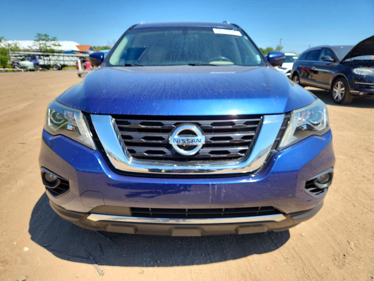 Nissan Pathfinder Platinum