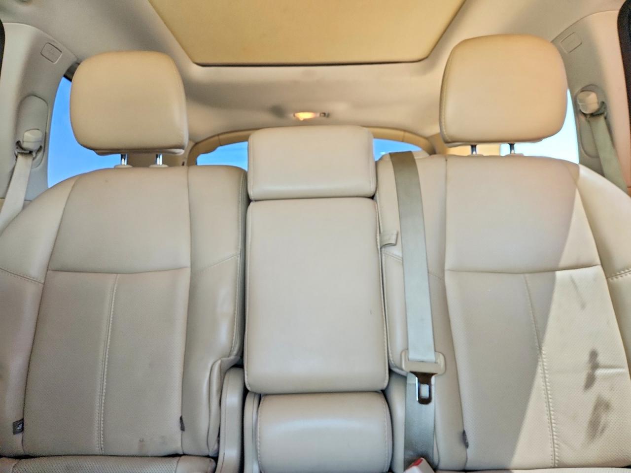 Nissan Pathfinder Platinum