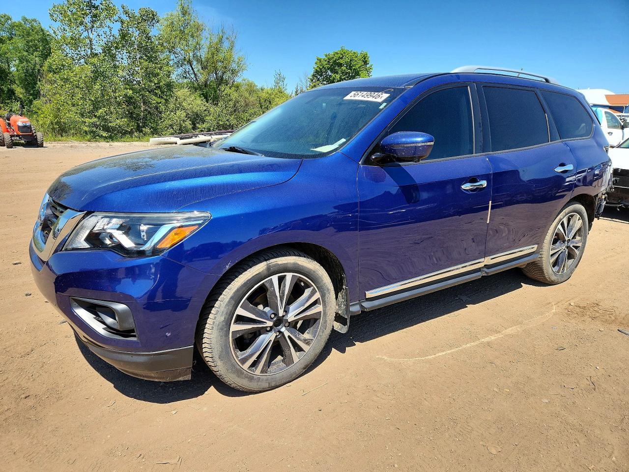 Salvage Nissan Pathfinder Image