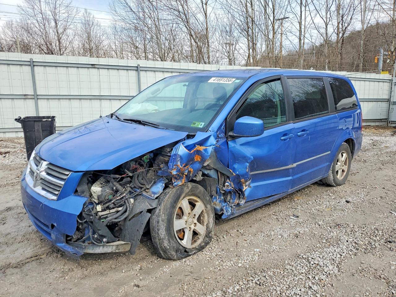 Salvage Dodge Caravan Image