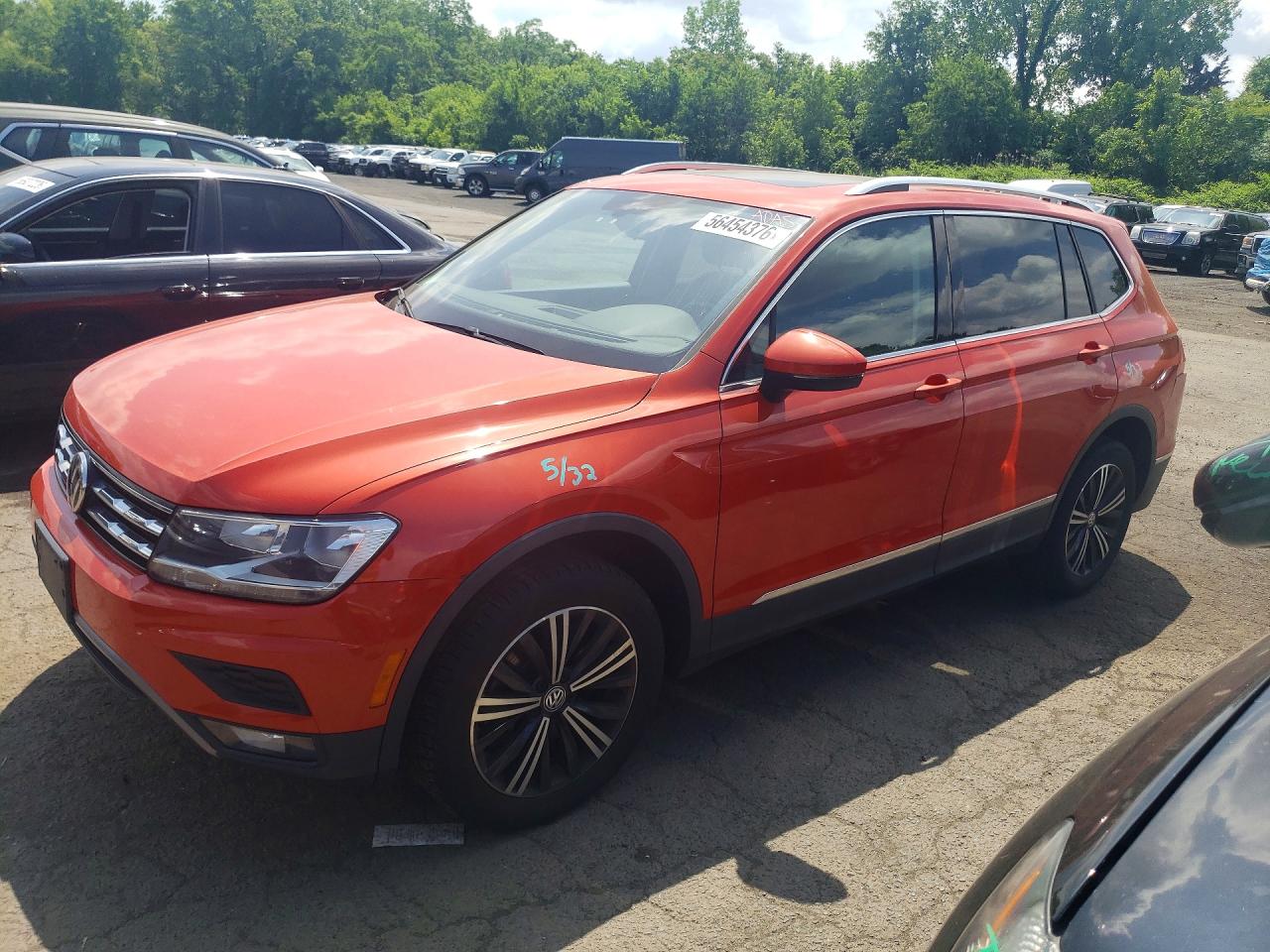 Salvage Volkswagen Tiguan Image