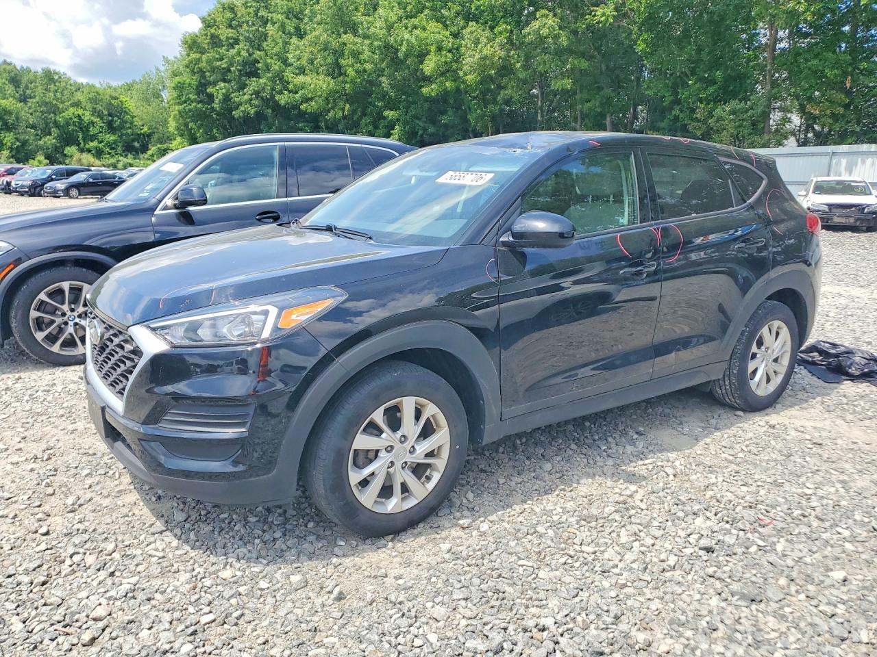 Salvage Hyundai TUCSON Image