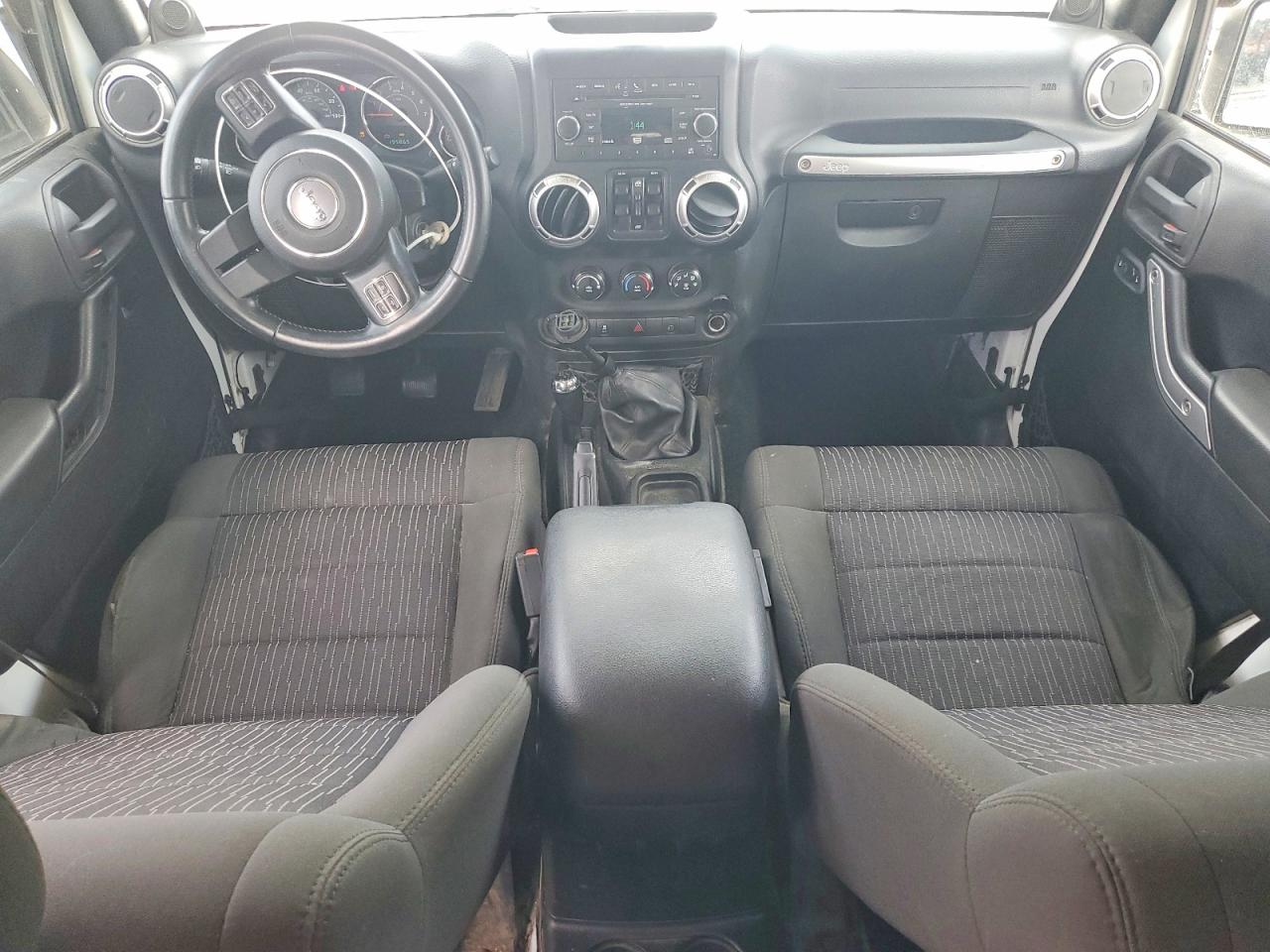 Jeep Wrangler Sahara