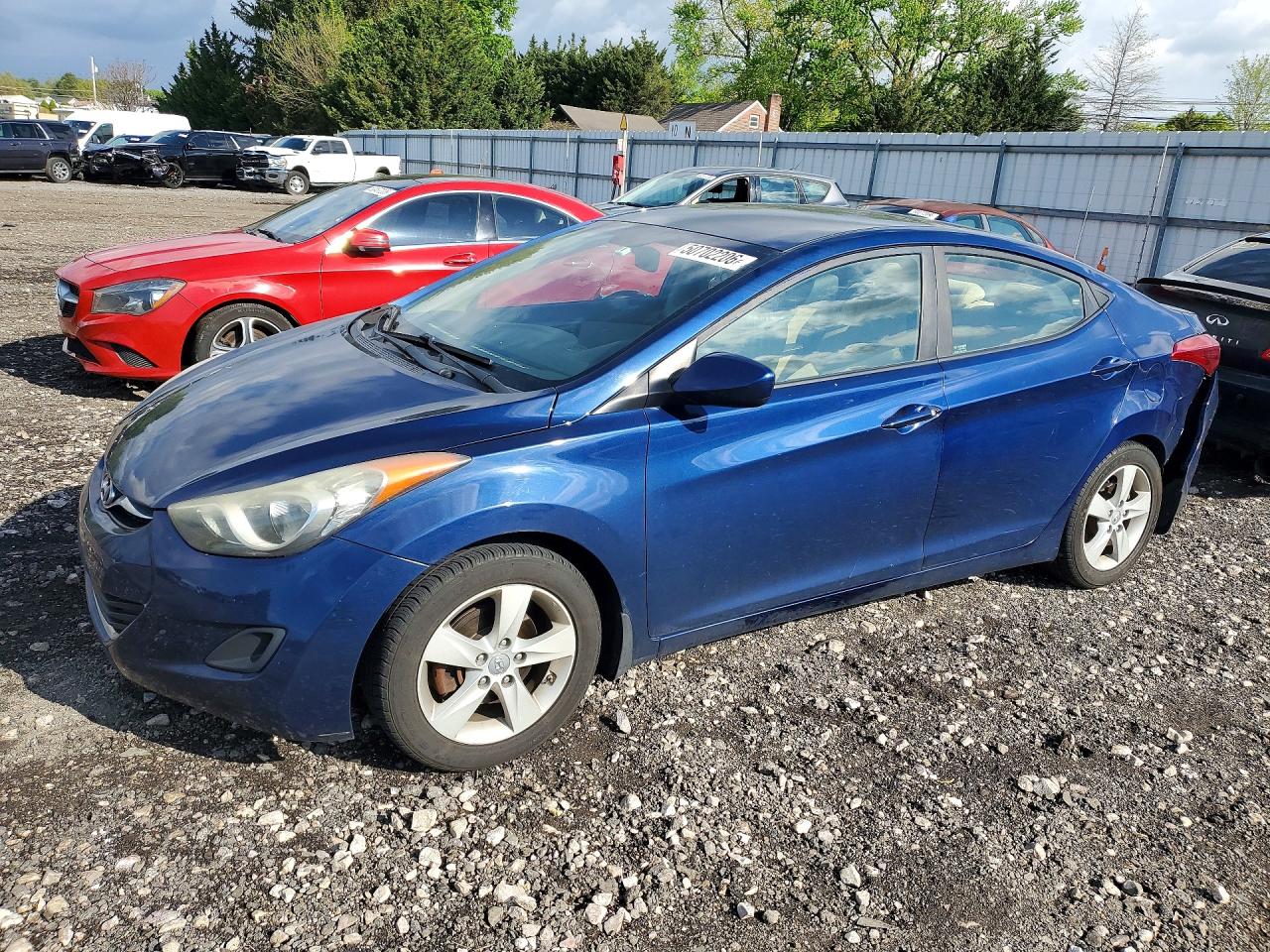 Salvage Hyundai ELANTRA Image