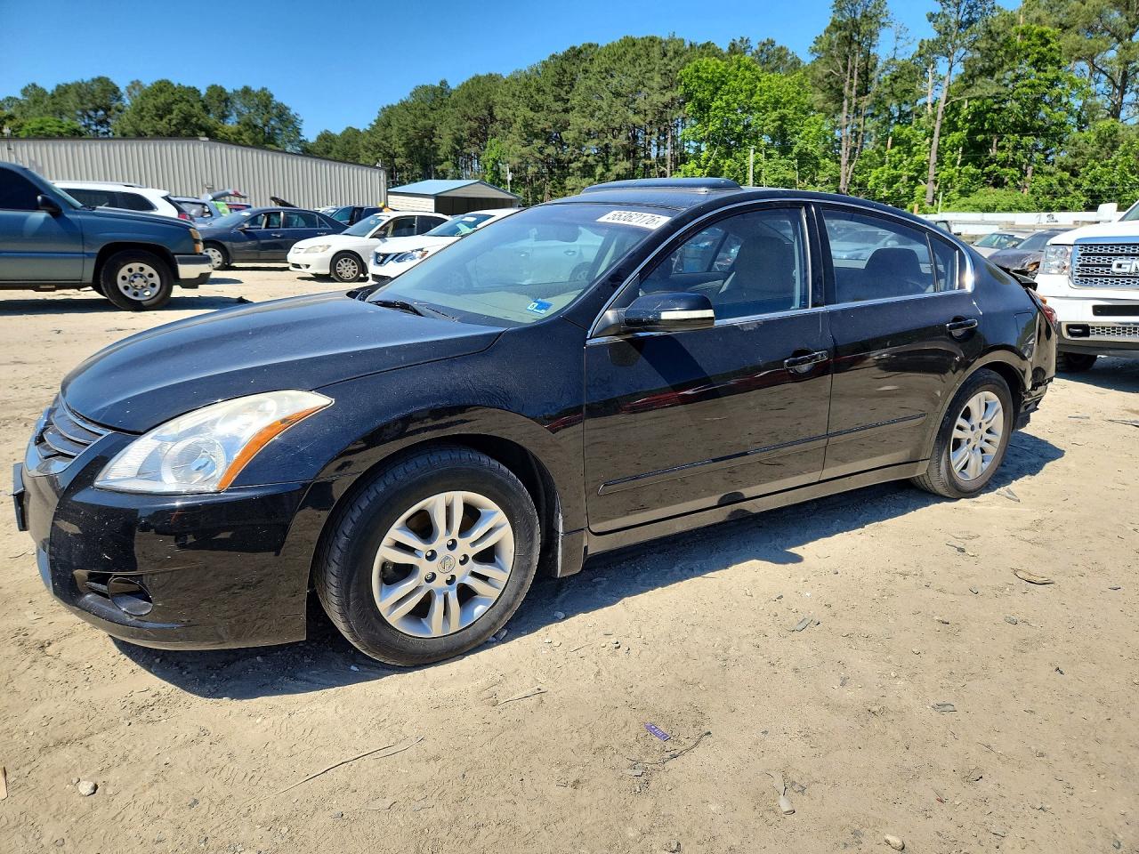 Salvage Nissan Altima Image