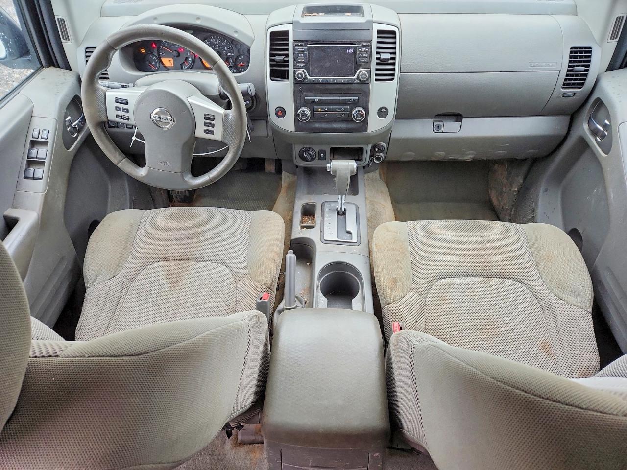 Nissan Frontier Sv