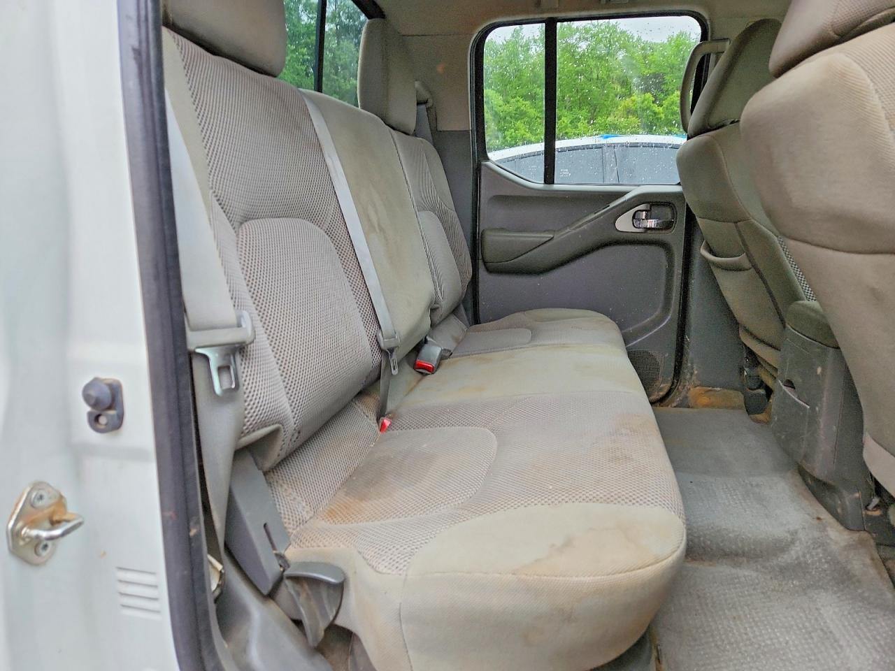 Nissan Frontier Sv
