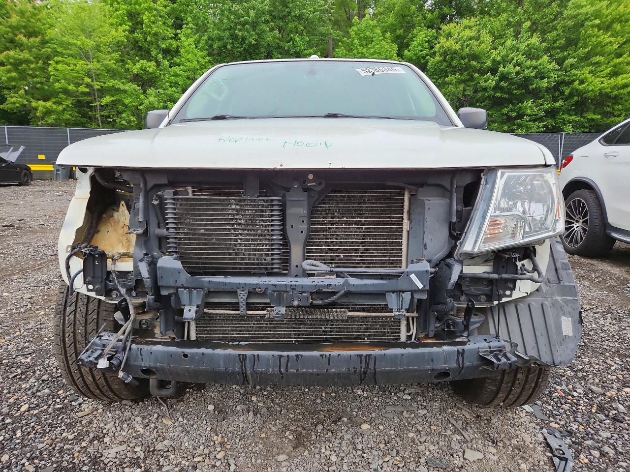 Nissan Frontier Sv