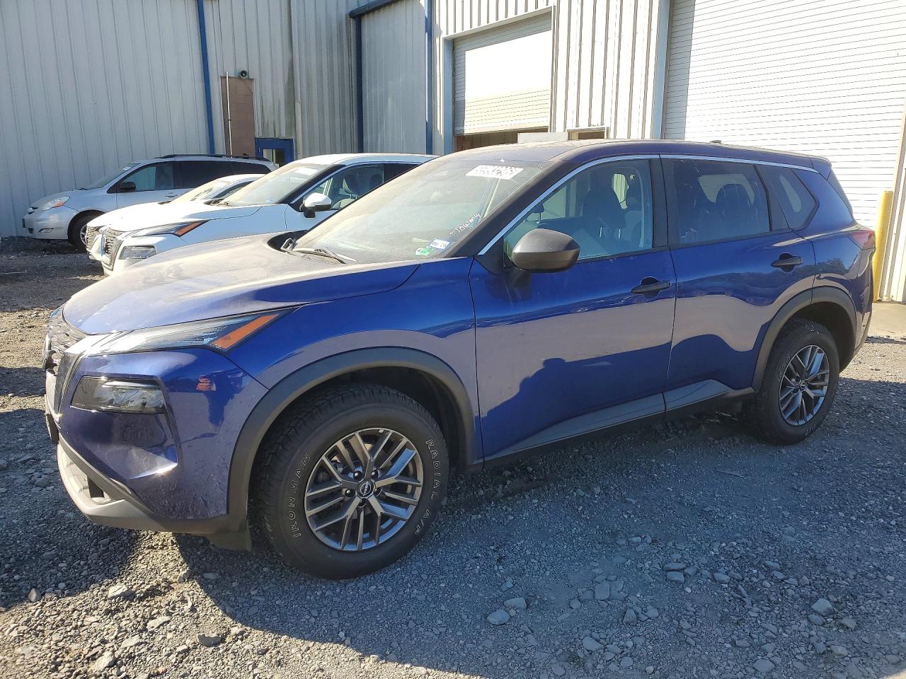 Salvage Nissan Rogue Image