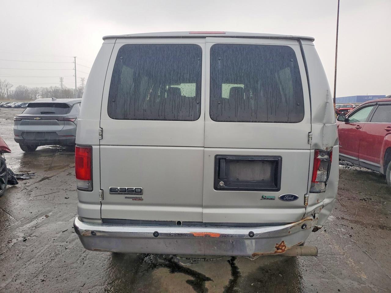 Ford Econoline E350 Super Duty Wagon