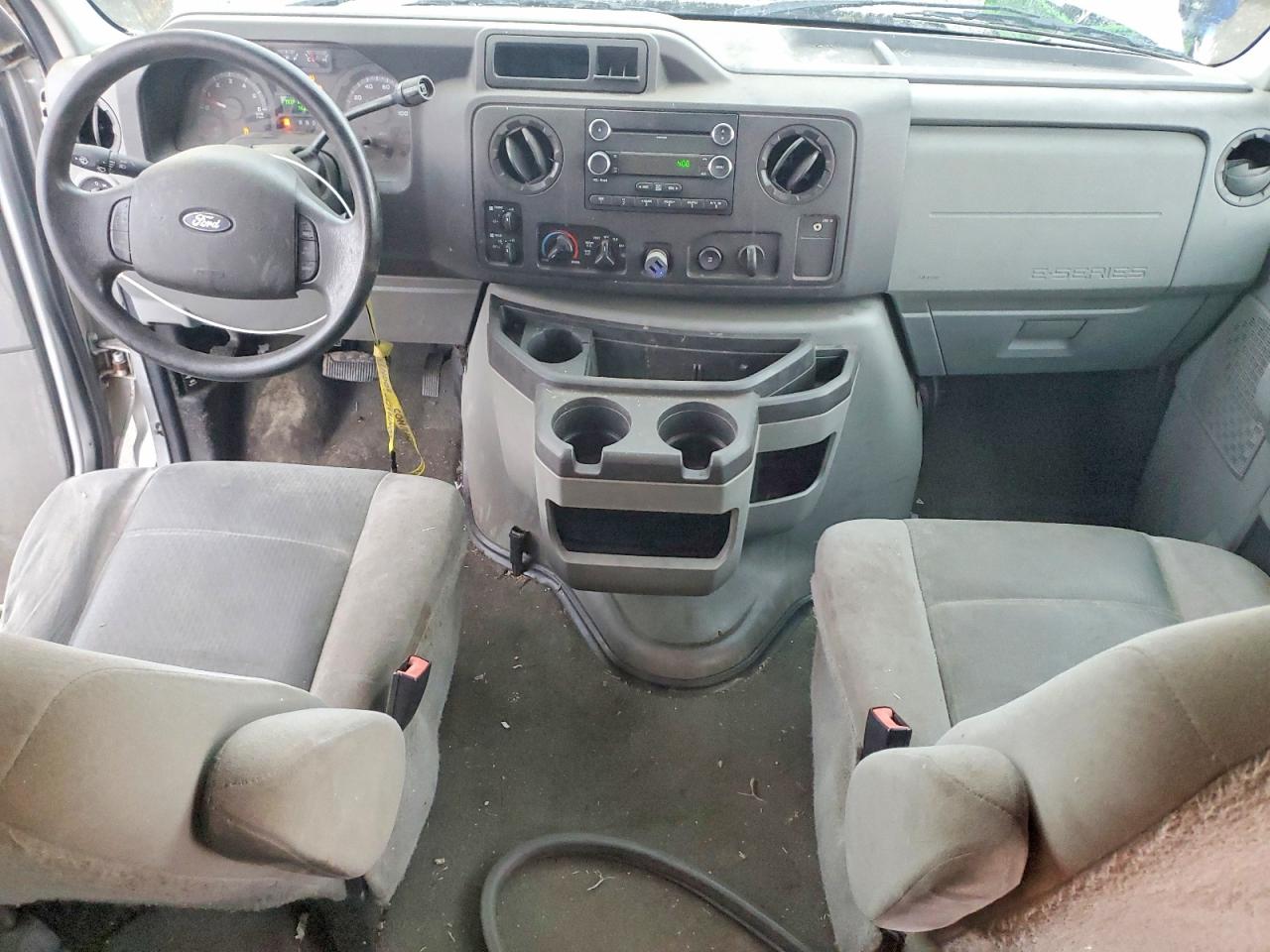 Ford Econoline E350 Super Duty Wagon