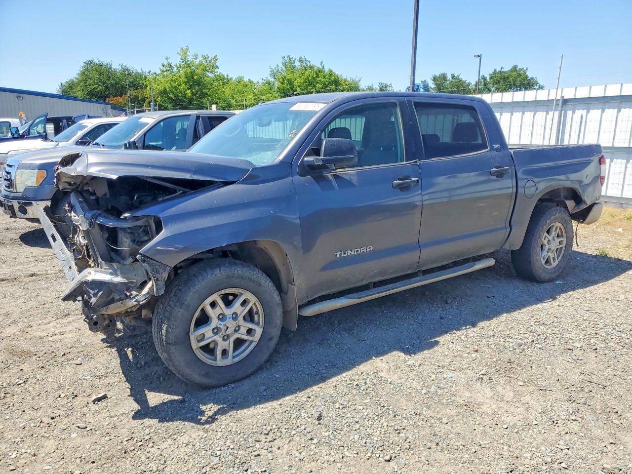 Salvage Toyota Tundra Image