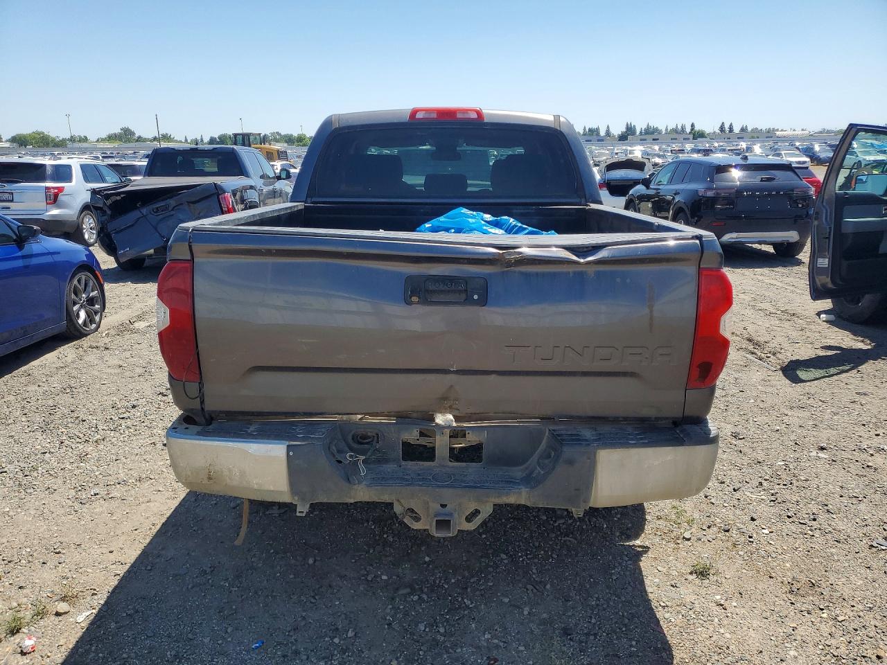 Toyota Tundra Crewmax Sr5