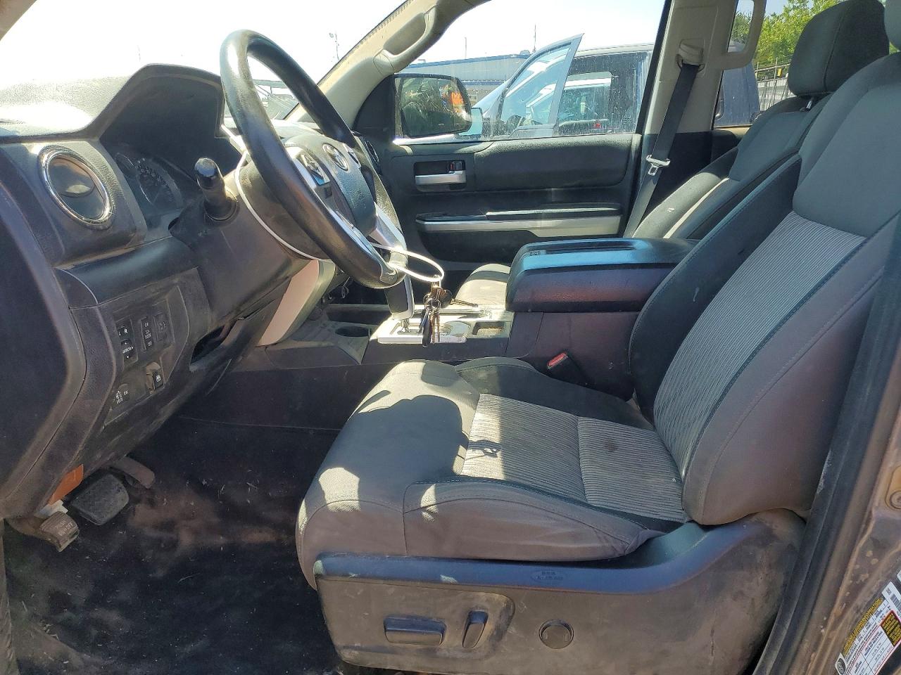 Toyota Tundra Crewmax Sr5