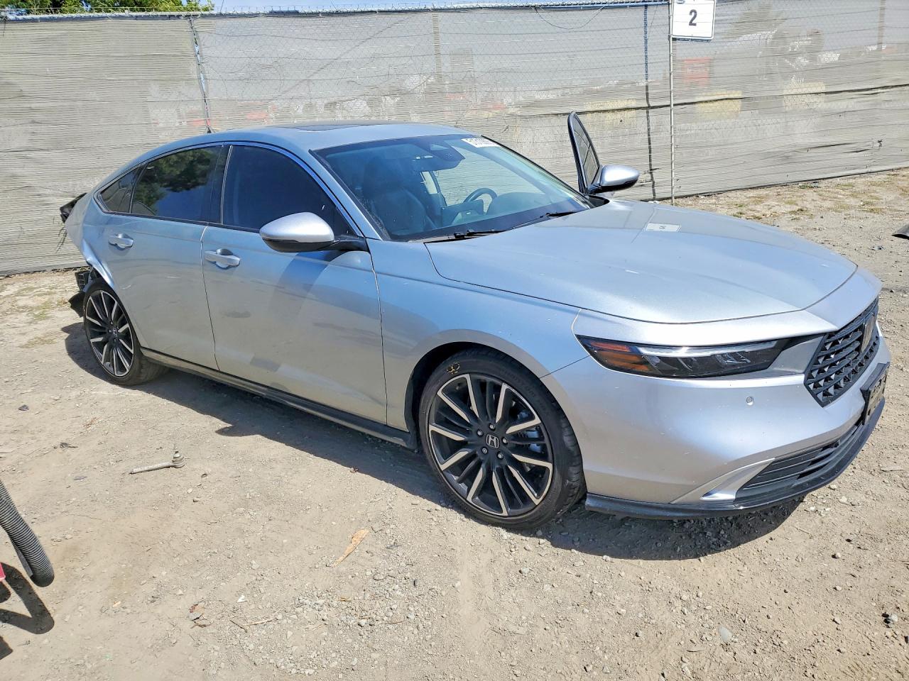 Honda Accord Touring Hybrid