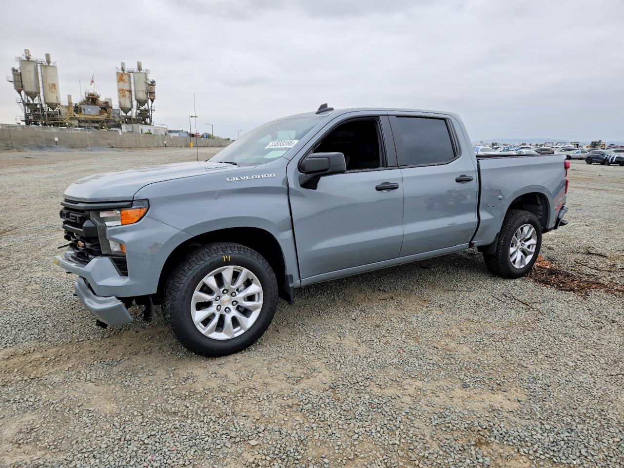 Salvage Chevrolet Silverado Image