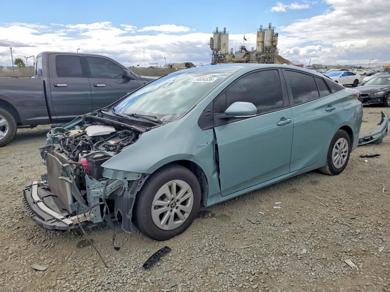 Salvage Toyota Prius Image