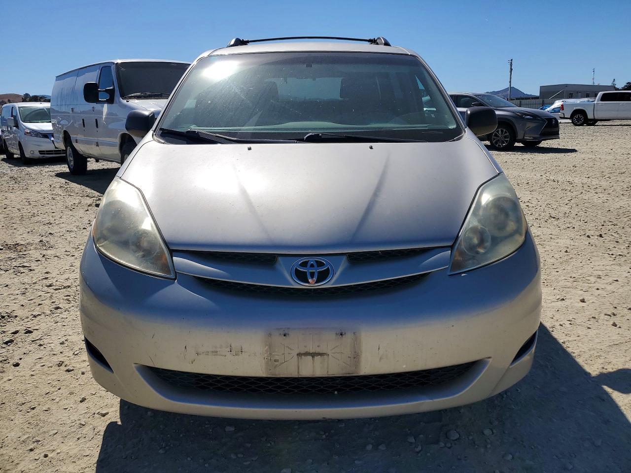 Toyota Sienna Le 7 Passenger