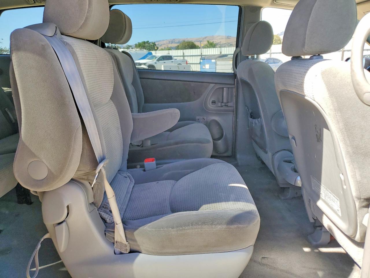 Toyota Sienna Le 7 Passenger