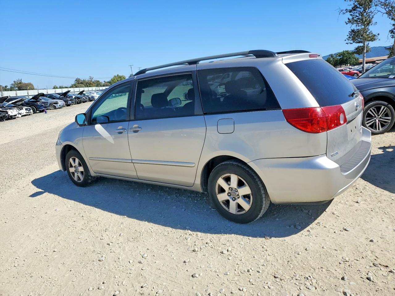 Toyota Sienna Le 7 Passenger