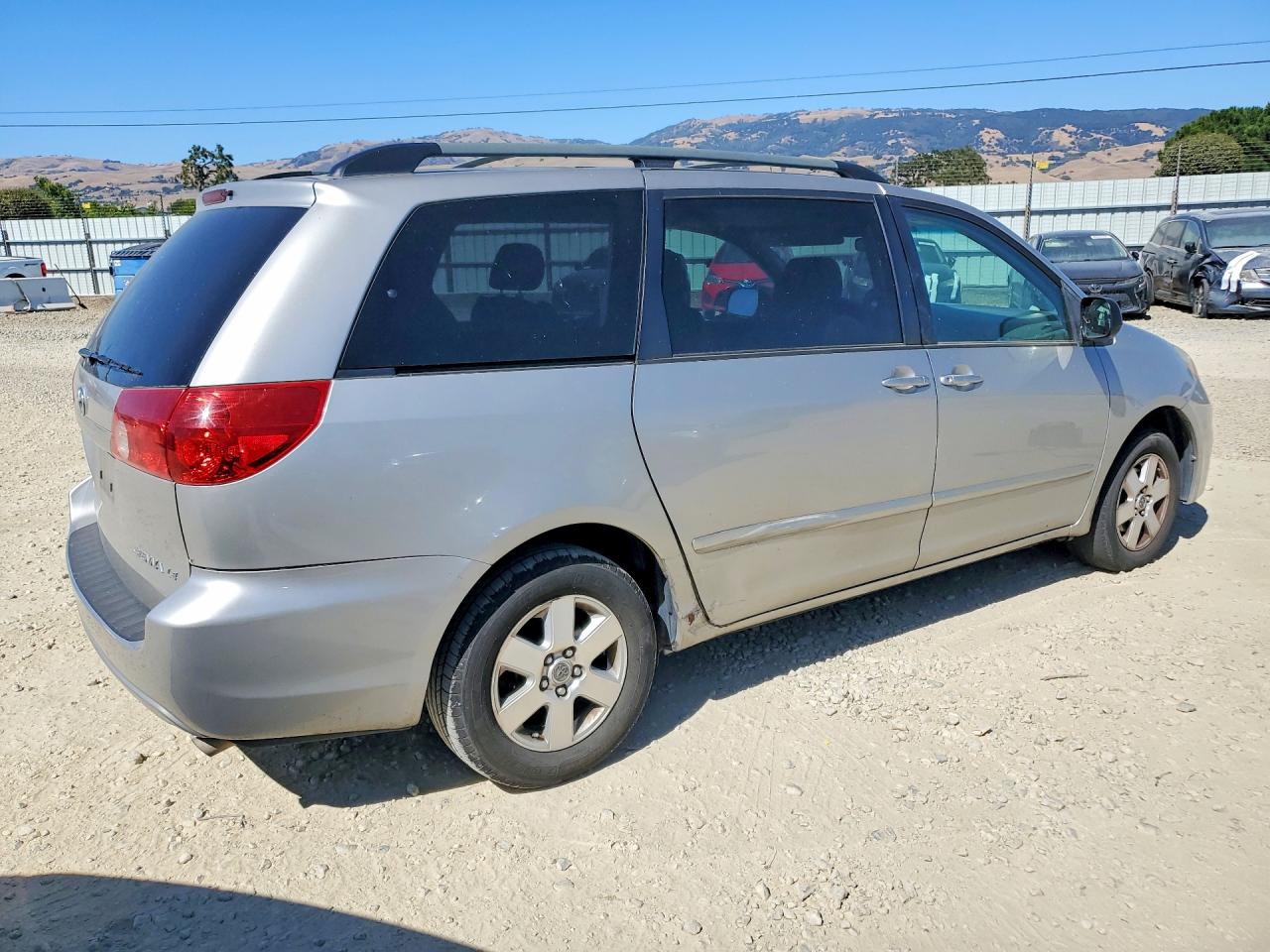 Toyota Sienna Le 7 Passenger