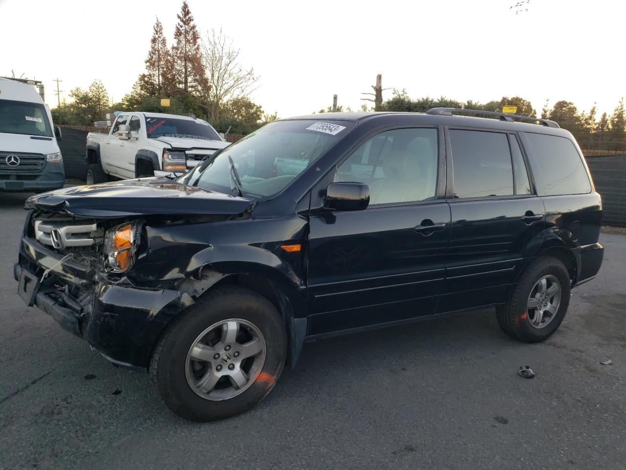 Salvage Honda Pilot Image